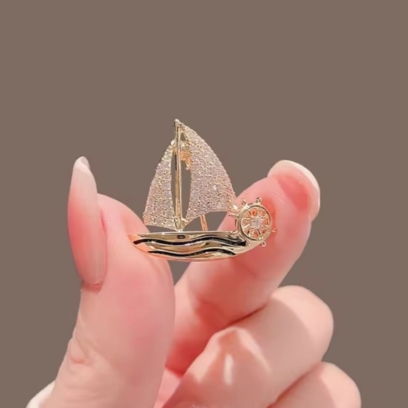 Sailboat broach with zirconias; approx 1" x 1"; nwot - Picture 4 of 7